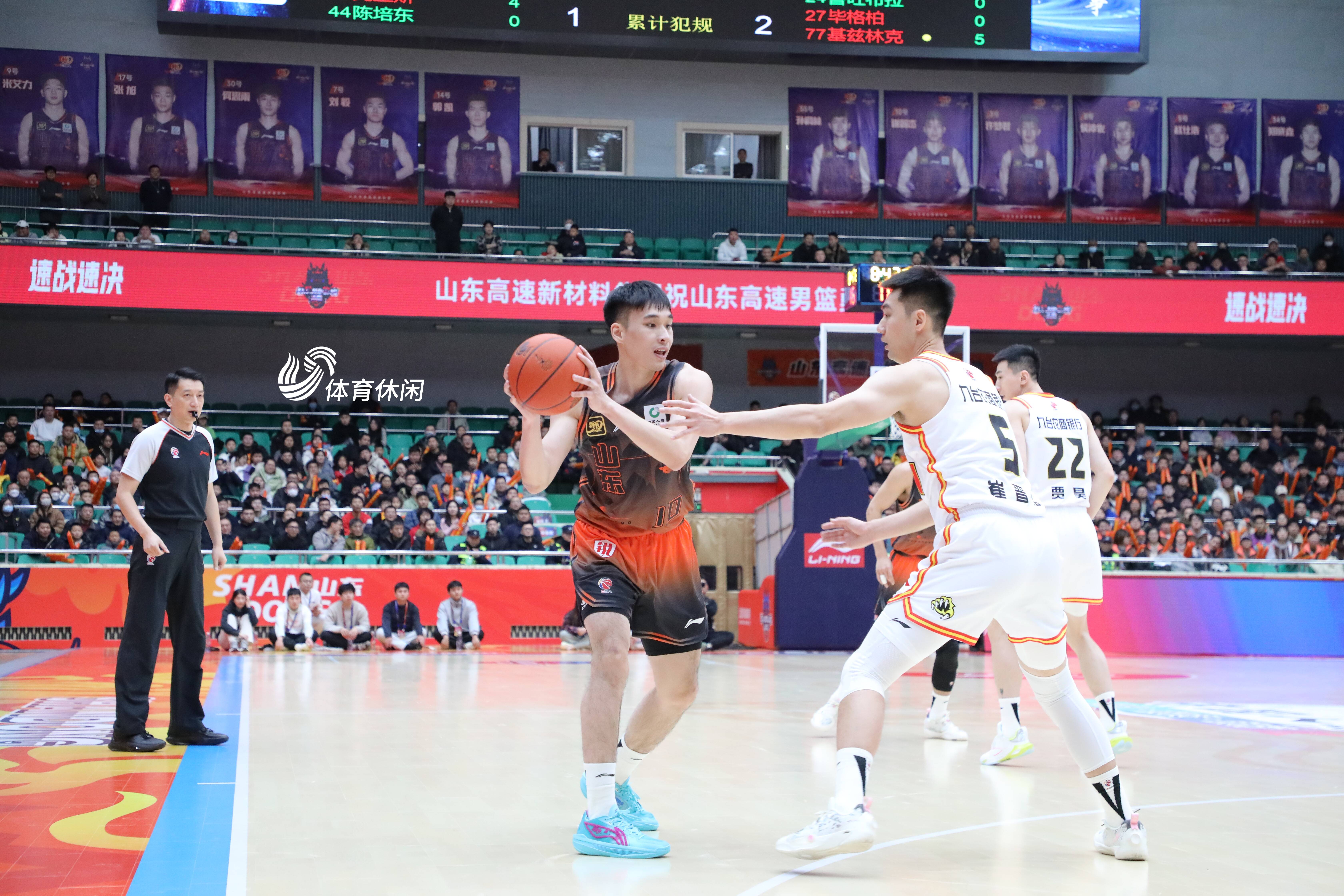 九游娱乐网址-山东男篮备战对抗福建队，全队精神抖擞(山东男篮备战对抗福建队,全队精神抖擞了吗)